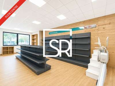 Local polyvalent 230m² à louer au Cendre