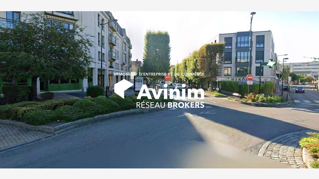 À louer boutique 114m² au Chesnay