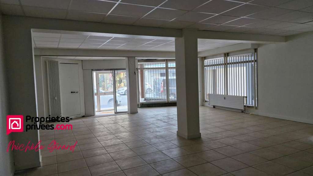 A louer local commercial de 255m² le Coteau