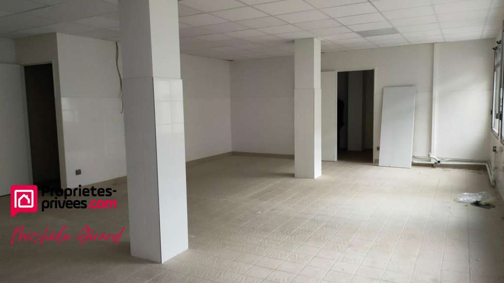 A louer local commercial de 255m² le Coteau