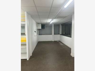 A louer local commercial 360m² au Coteau