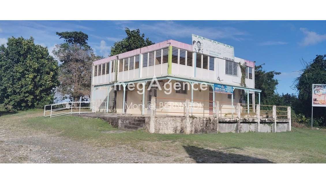 A louer local zone balnéaire vue mer au Gosier 