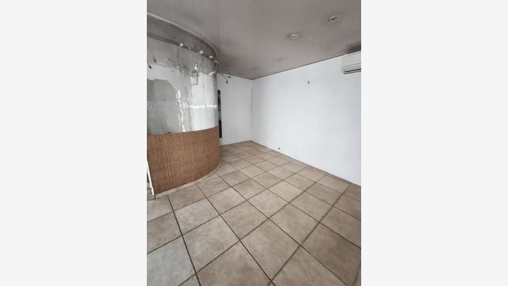 Local commercial 33m² empl premium au Grau du Roi