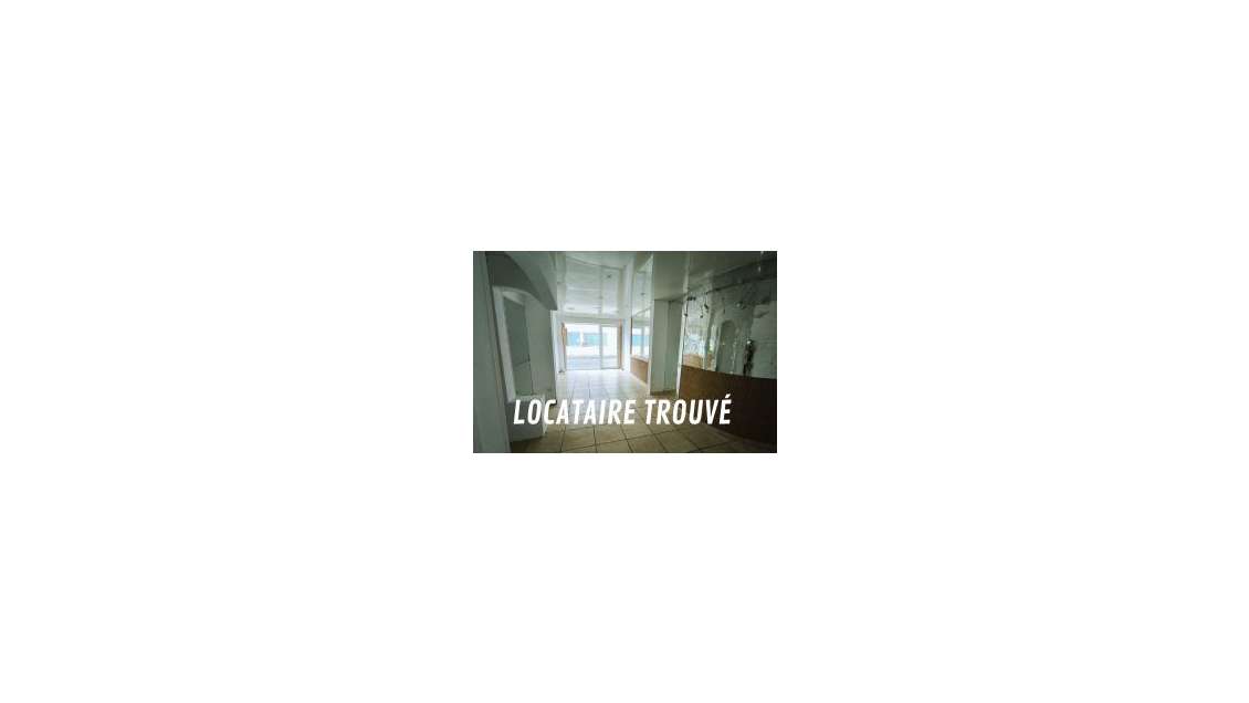 Local commercial 33m² empl premium au Grau du Roi