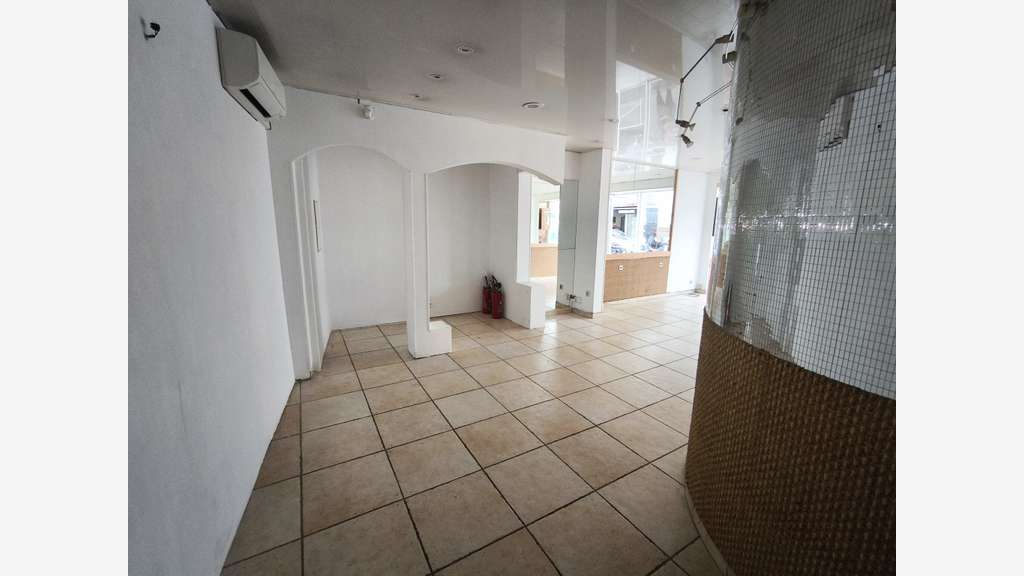 Local commercial 33m² empl premium au Grau du Roi