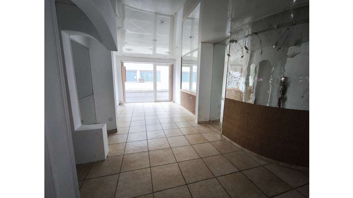 Local commercial 33m² empl premium au Grau du Roi