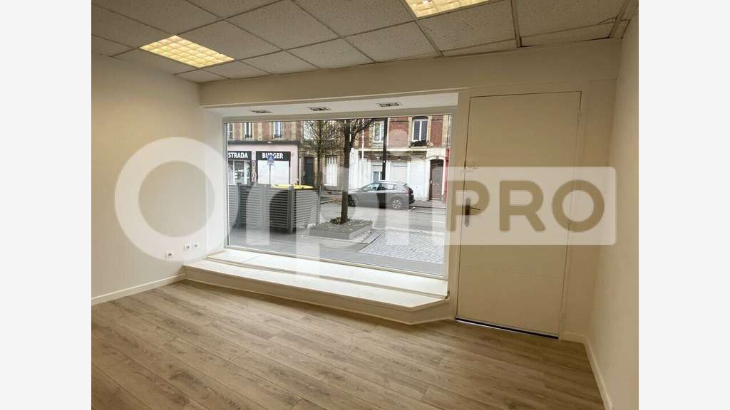 Local 57m² visibilité stratégique à louer Le Havre