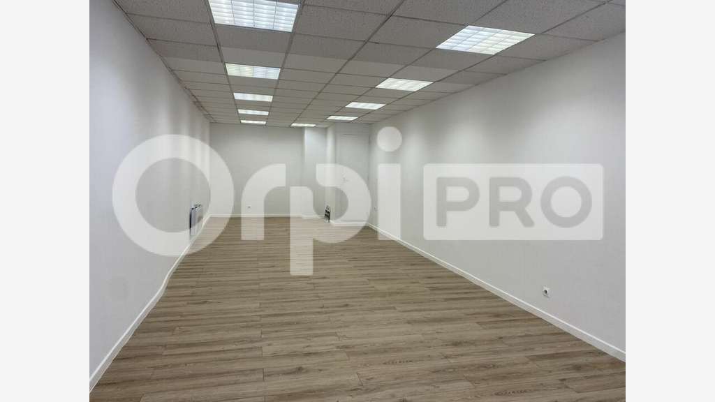 Local 57m² visibilité stratégique à louer Le Havre