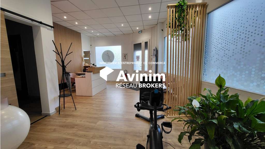A louer local 65m² belle vitrine d’angle Le Havre
