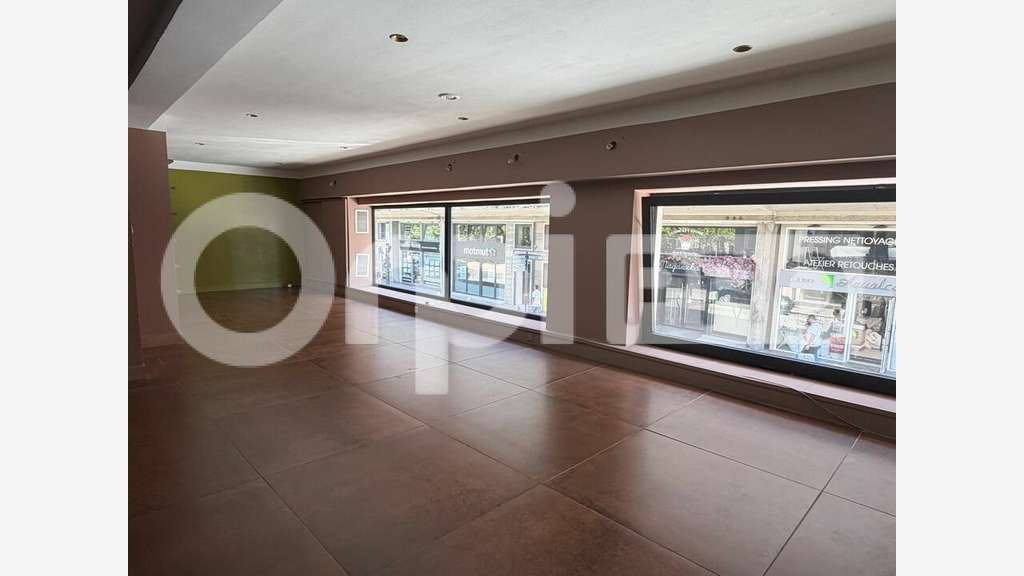 Local traversant 135m² à louer le Havre centre