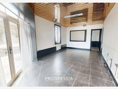 LE HAVRE - LOCAL COMMERCIAL ANGLE DE RUE - 63 M2