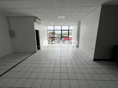 Loue local cial de 88m² au 1er étage au Lamentin