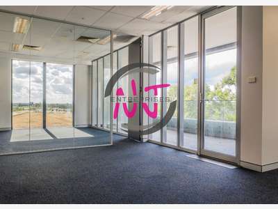 Local Commercial 60 m² NEUF Le Lion d'Angers à l