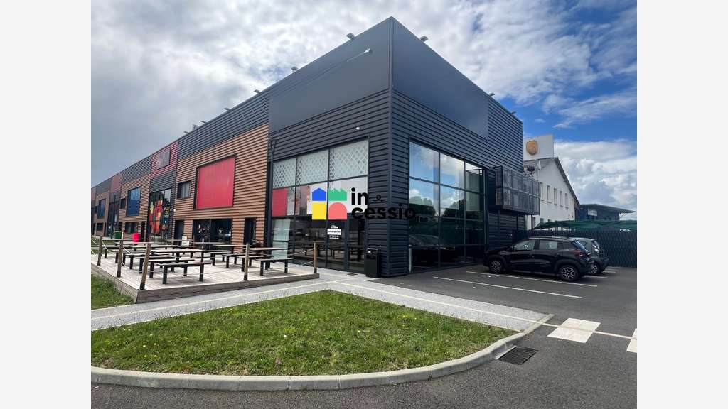 A louer cellule commerciale 300m² Le Mans Sud 