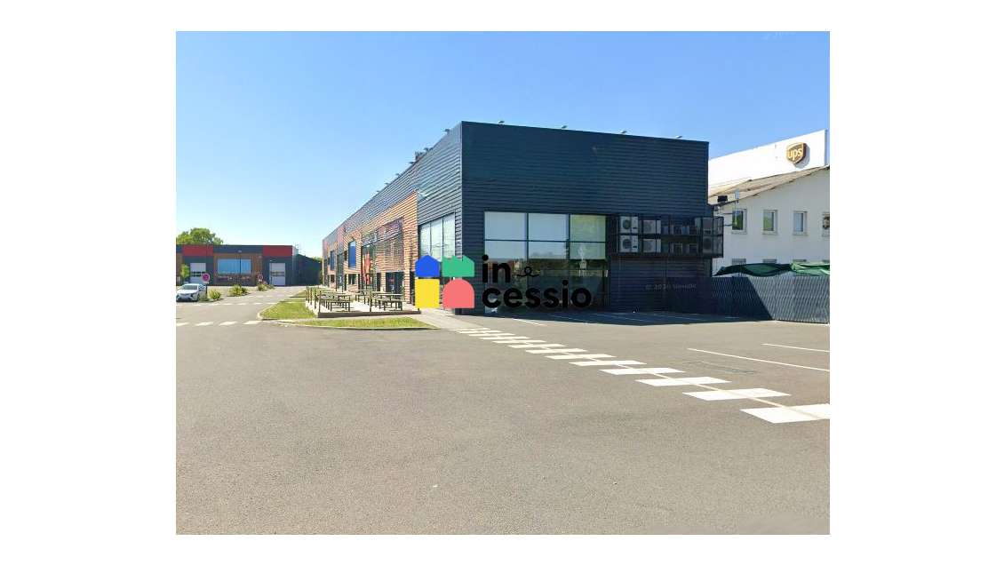 A louer cellule commerciale 300m² Le Mans Sud 