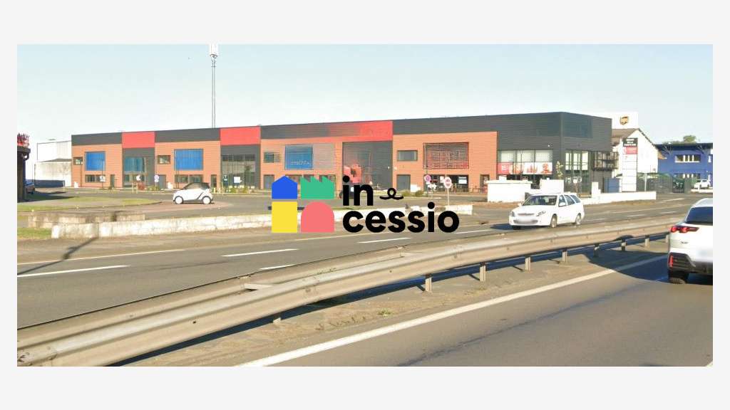 A louer cellule commerciale 300m² Le Mans Sud 