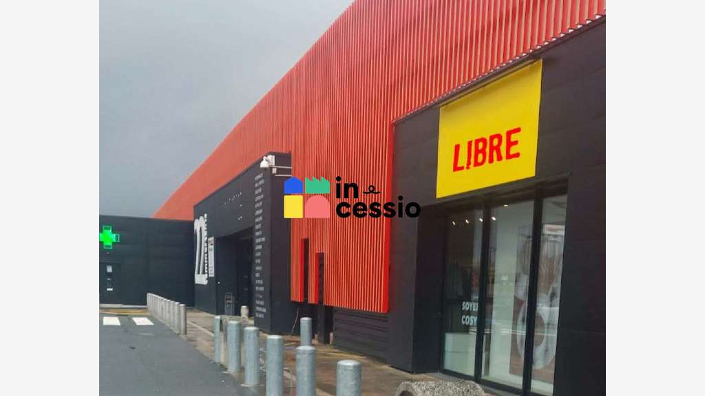 Local commercial de 525m² à louer Le Mans Nord