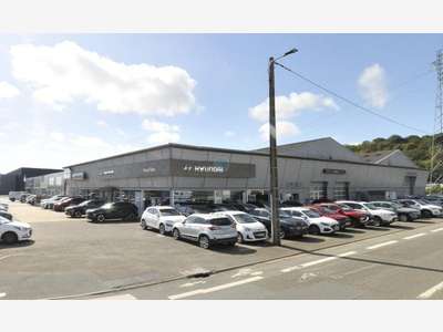 A louer local commercial 974m² au Mans