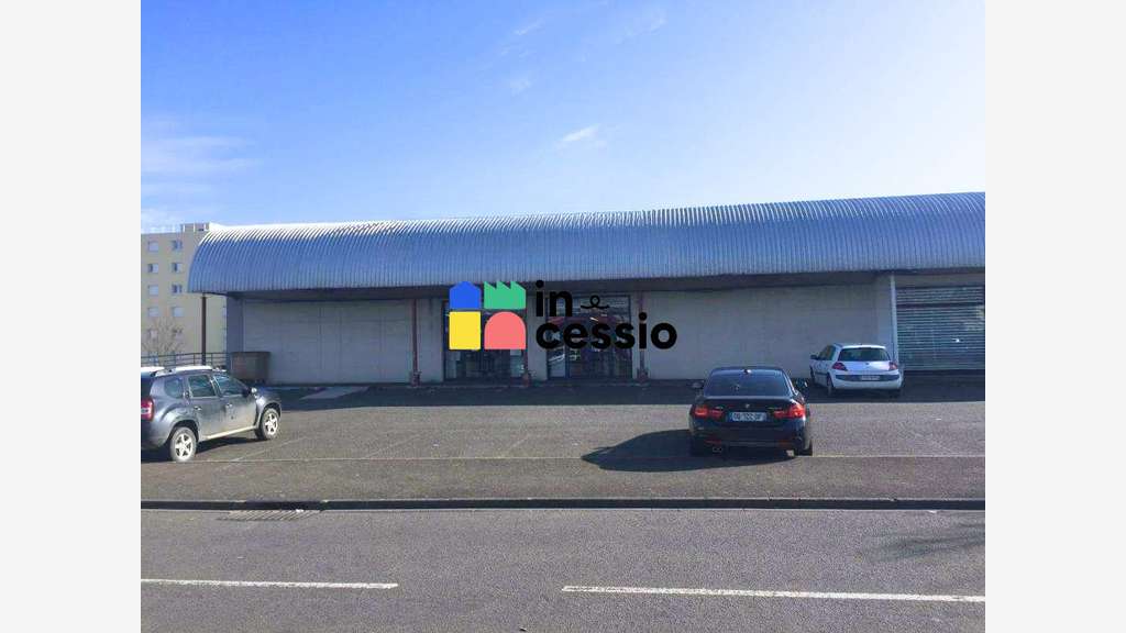 Donnez de l'élan à votre activité ! 740 m² au cœu