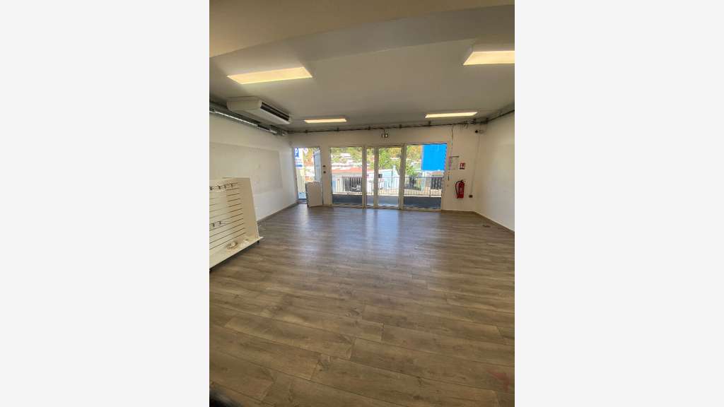 Local commercial 85 m2, Le Marin, en état .
