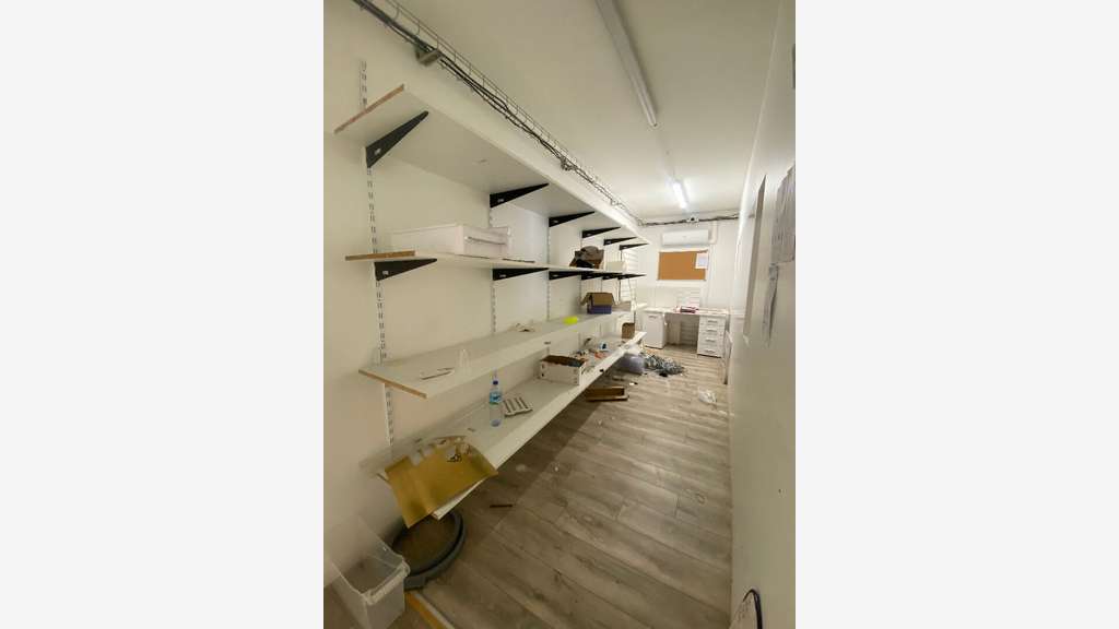 Local commercial 85 m2, Le Marin, en état .