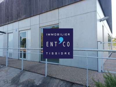 A louer local commercial 190m² Le Passage acc PMR