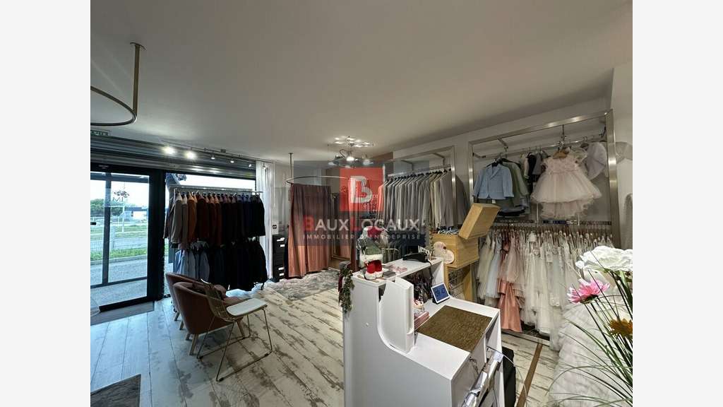 A louer local commercial de 135m² le Pontet