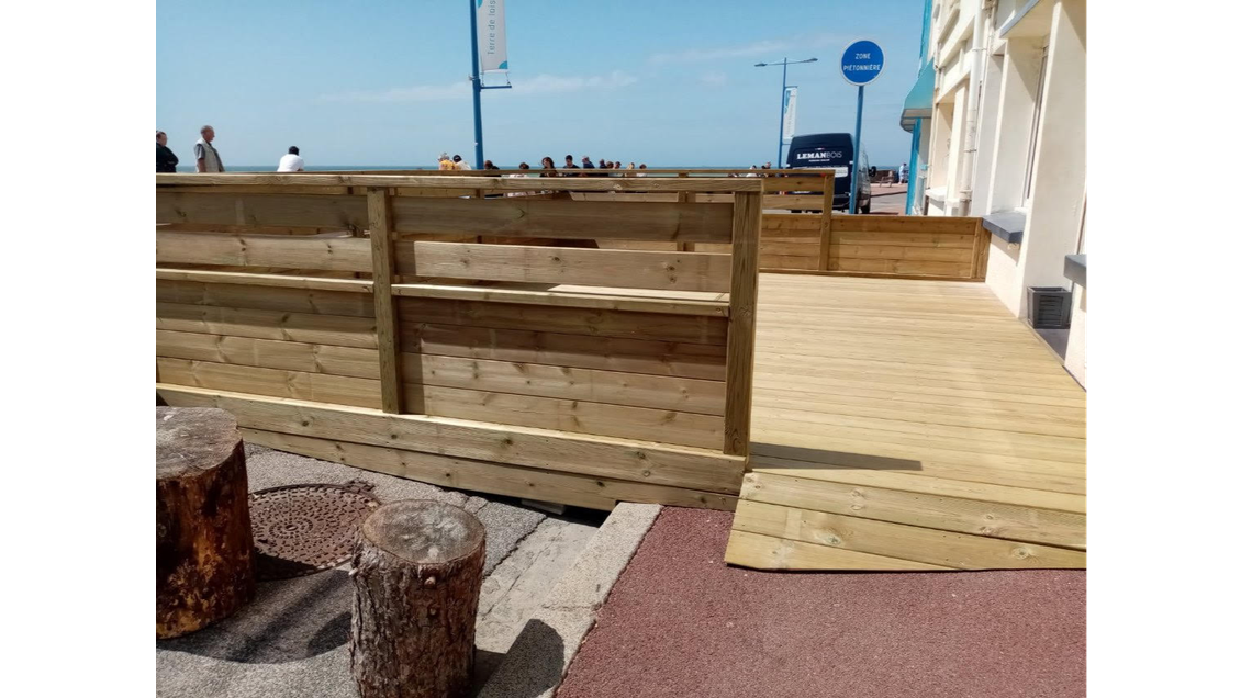 A louer local commercial face mer au Portel