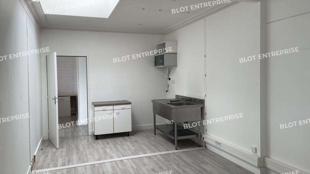 A louer local d'angle 157m² le Pouliguen Poull'go