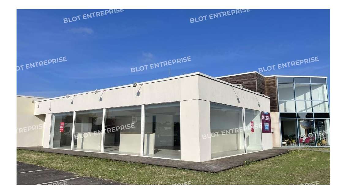A louer local d'angle 157m² le Pouliguen Poull'go