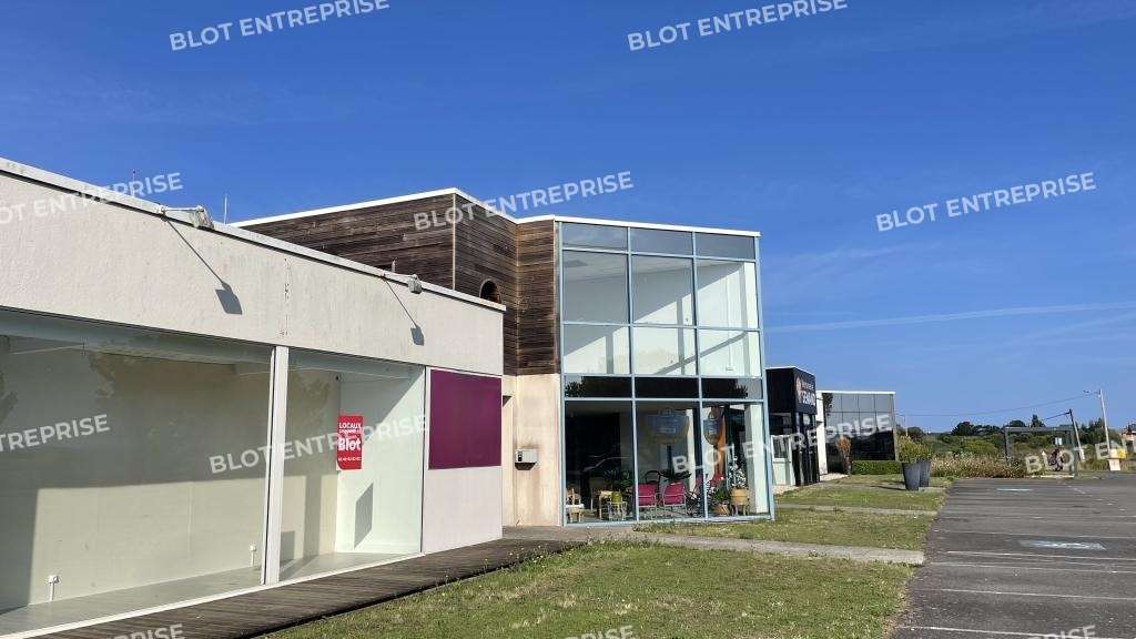 A louer local d'angle 157m² le Pouliguen Poull'go
