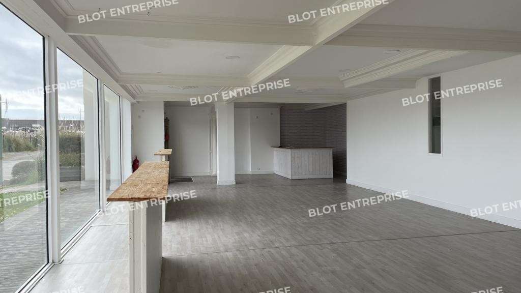 A louer local d'angle 157m² le Pouliguen Poull'go