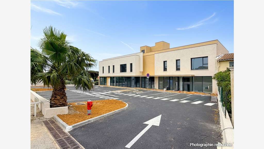 A louer local commercial neuf de 240m² au Pradet