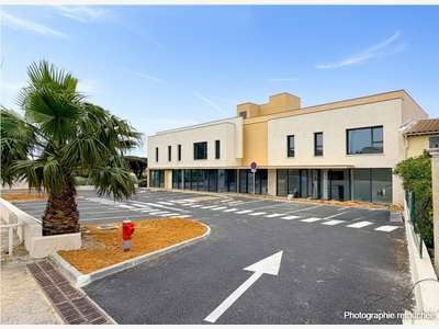 A louer local commercial neuf de 240m² au Pradet