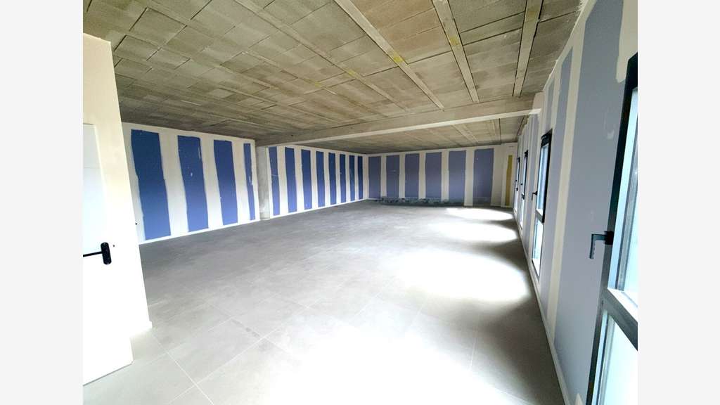 Bureaux neufs 69m² à louer axe passant au Pradet