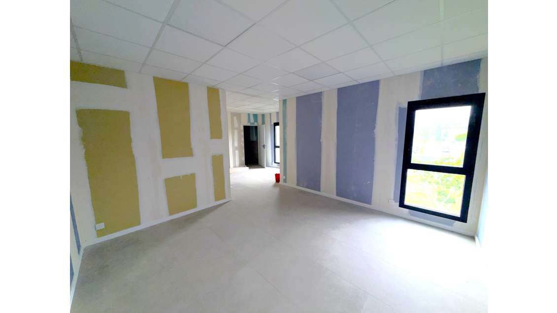 Loue bureaux neufs de 33m² au Pradet axe passant