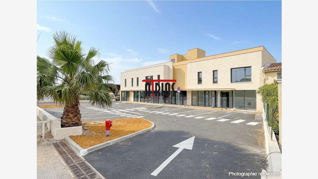 LOCAL COMMERCIAL NEUF DE 240m²