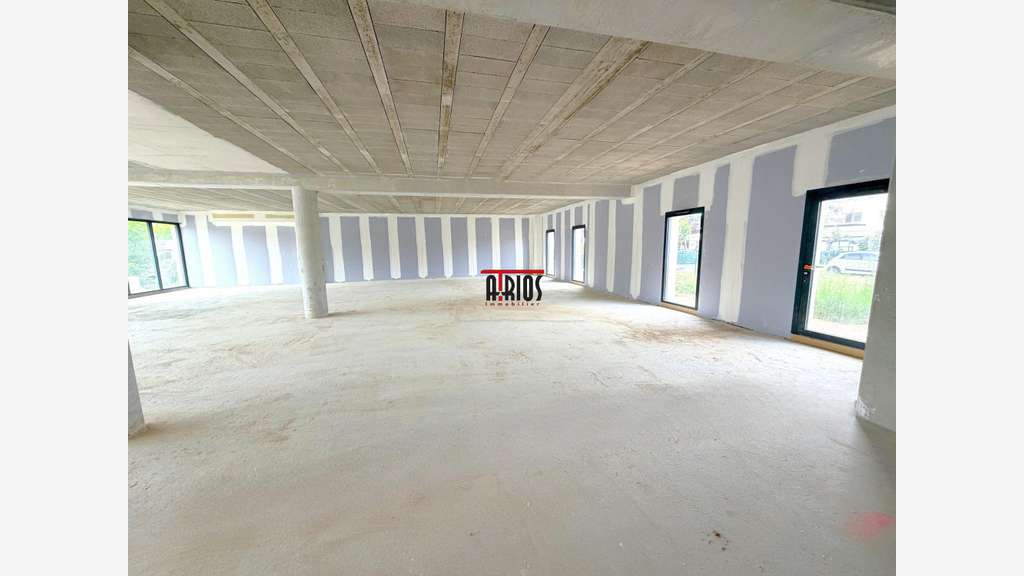 LOCAL COMMERCIAL NEUF DE 240m²