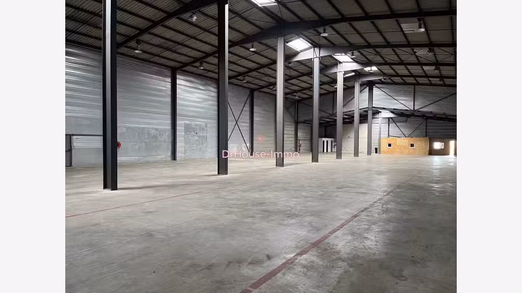 A louer local d'activité de 1224m² au Puy en Velay