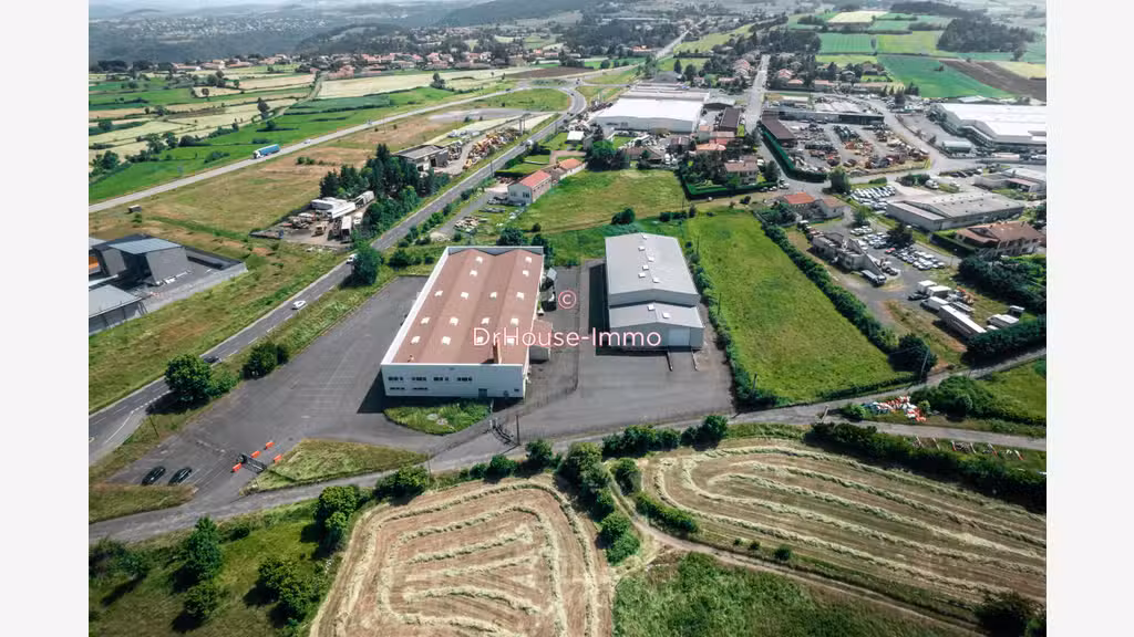 A louer local d'activité de 1224m² au Puy en Velay