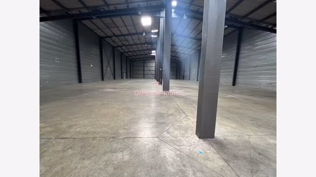 A louer local d'activité de 1224m² au Puy en Velay