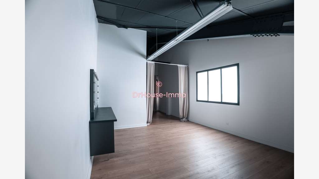 Loue local commercial 2266m² en ZA le Puy en Velay