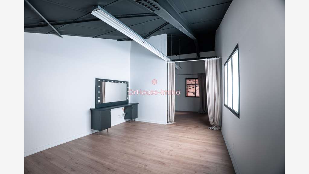 Loue local commercial 2266m² en ZA le Puy en Velay