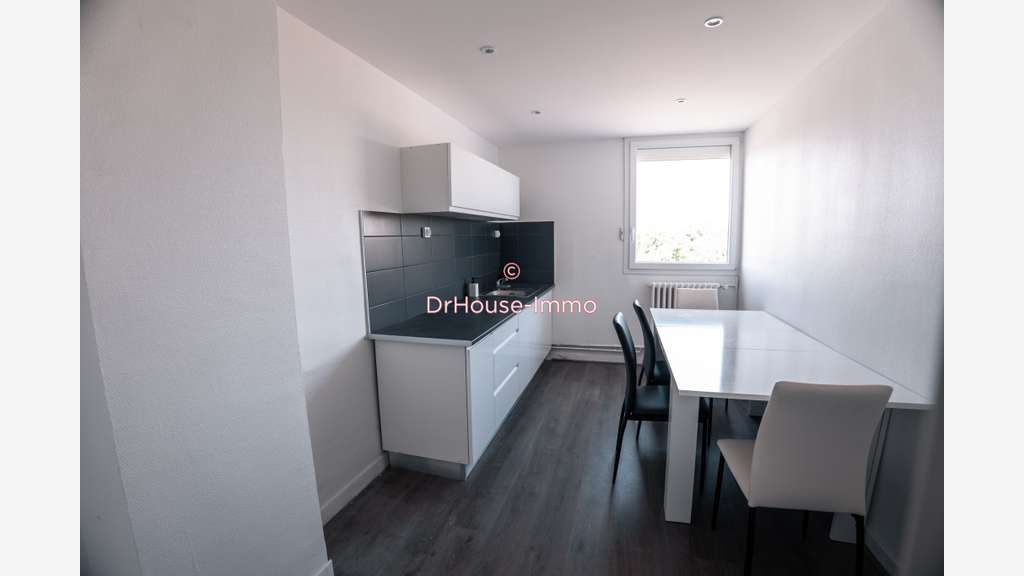 Loue local commercial 2266m² en ZA le Puy en Velay