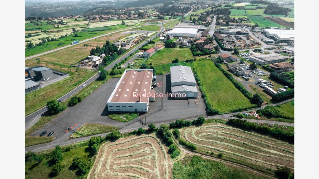 Loue local commercial 2266m² en ZA le Puy en Velay