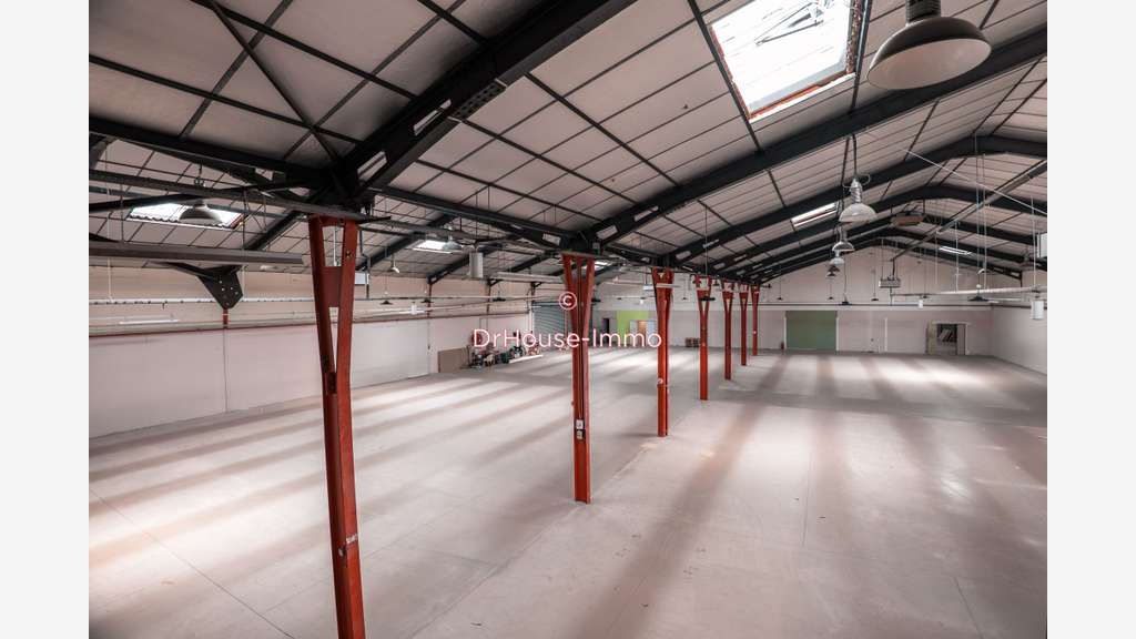 Loue local commercial 2266m² en ZA le Puy en Velay