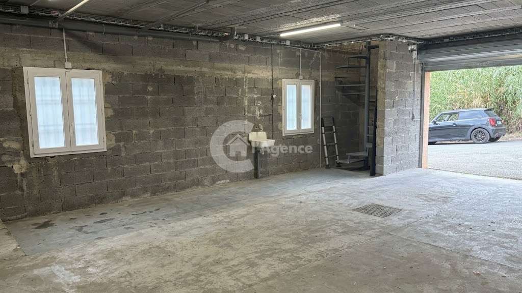 A louer local commercial de 170m² en RDC Le Rouret
