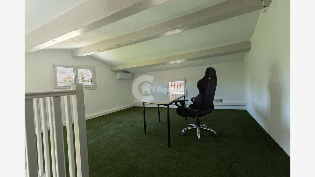 A louer local commercial de 30m² en RDC Le Rouret