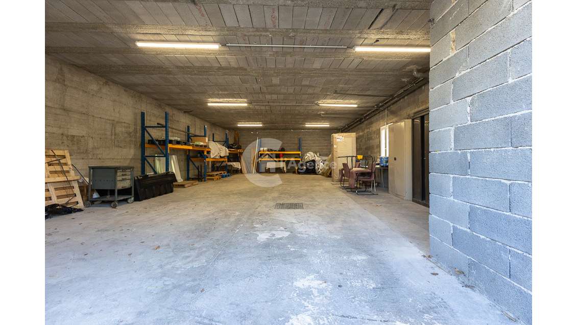 Opportunité Local commercial / dépôt de plain-pi