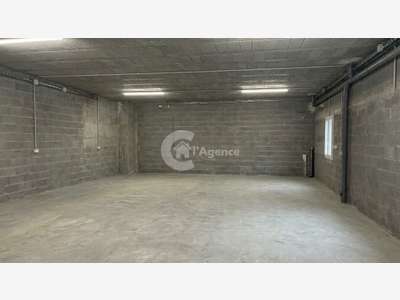 Loue local cial 120m² sur axe principal au Rouret